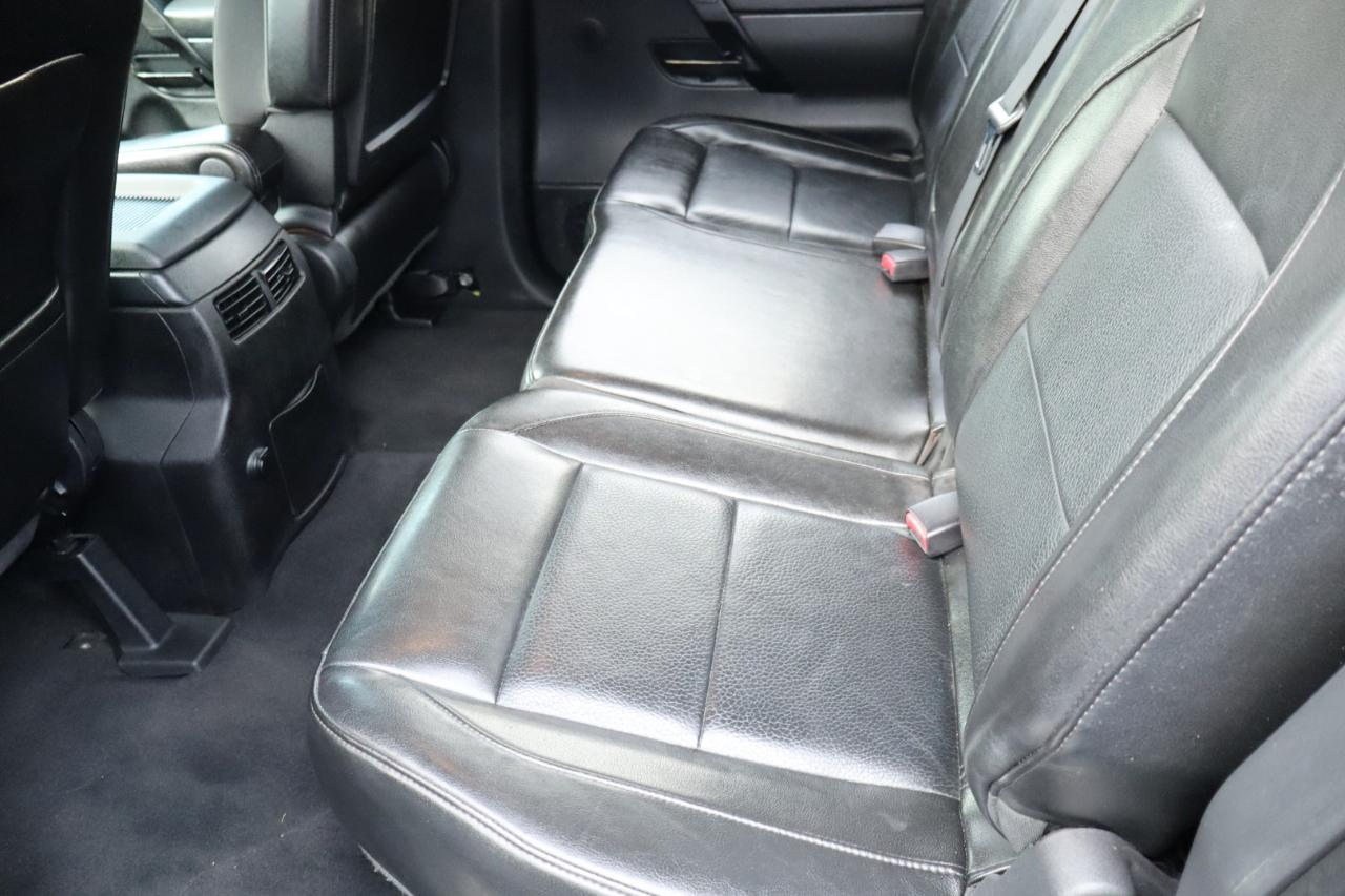 Nissan Titan 2WD Crew Cab SWB SL 2012