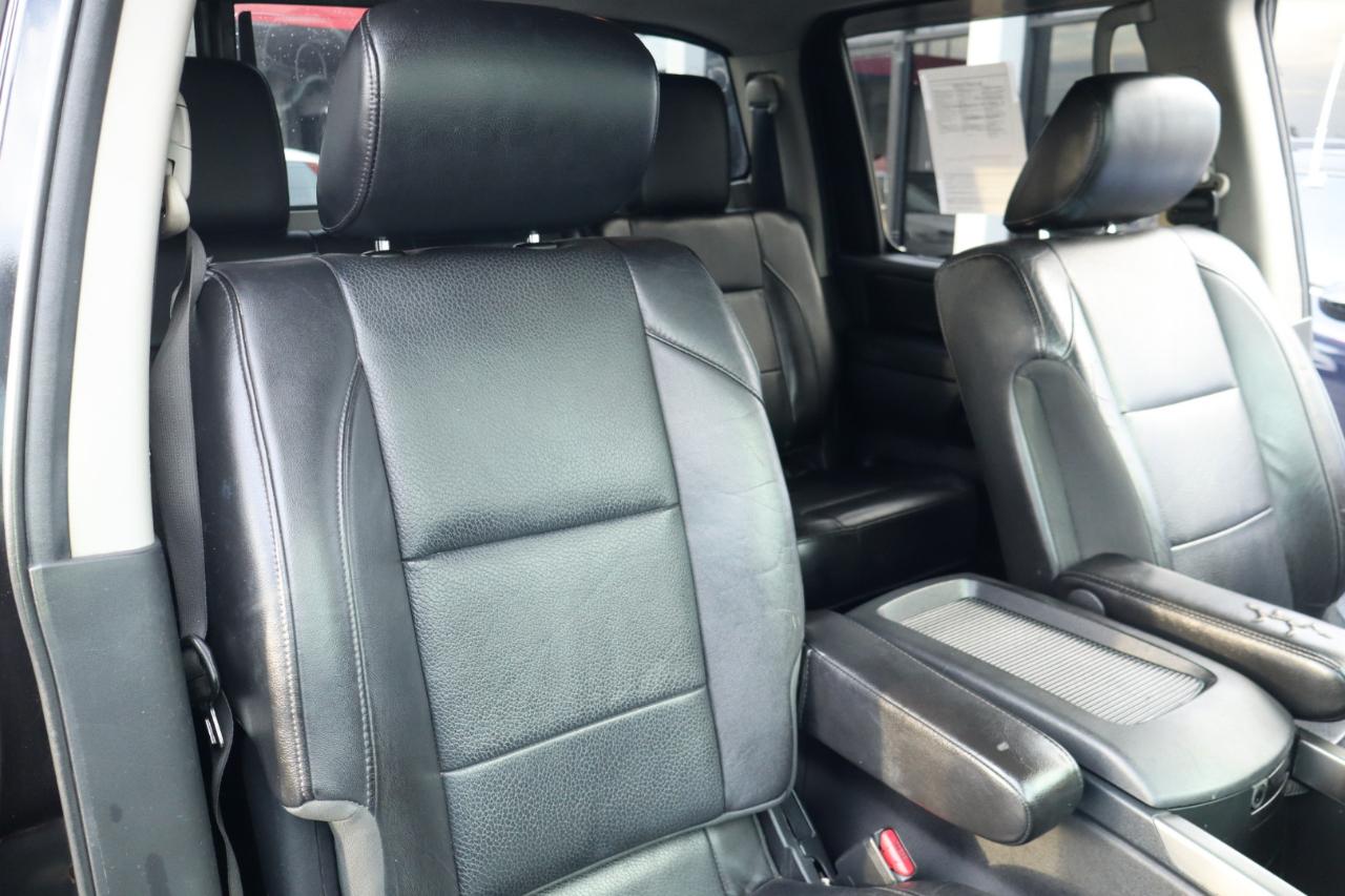 Nissan Titan 2WD Crew Cab SWB SL 2012