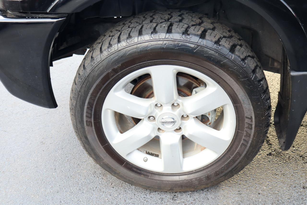 Nissan Titan 2WD Crew Cab SWB SL 2012