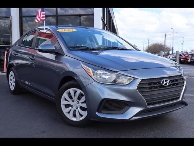 Gray 2020 Hyundai Accent SE Sedan FWD Sedan Front-Wheel Drive Automatic