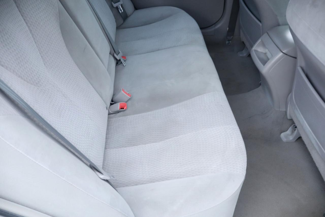 Toyota Camry LE 6-Spd AT 2011
