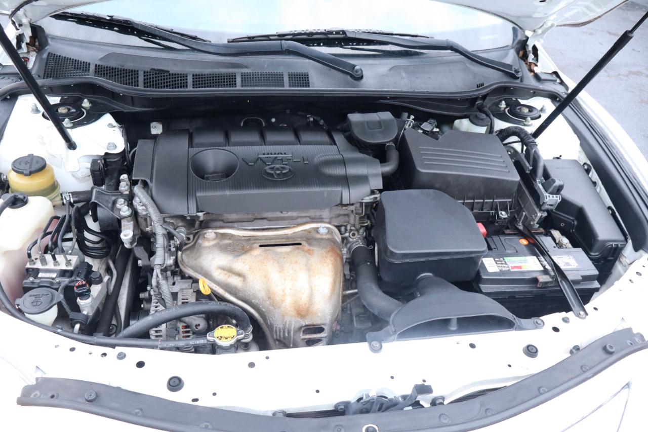 Toyota Camry LE 6-Spd AT 2011