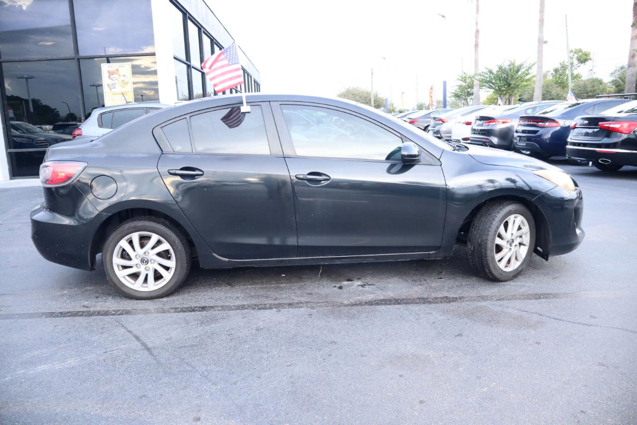 Mazda MAZDA3 i Touring AT 4-Door 2013