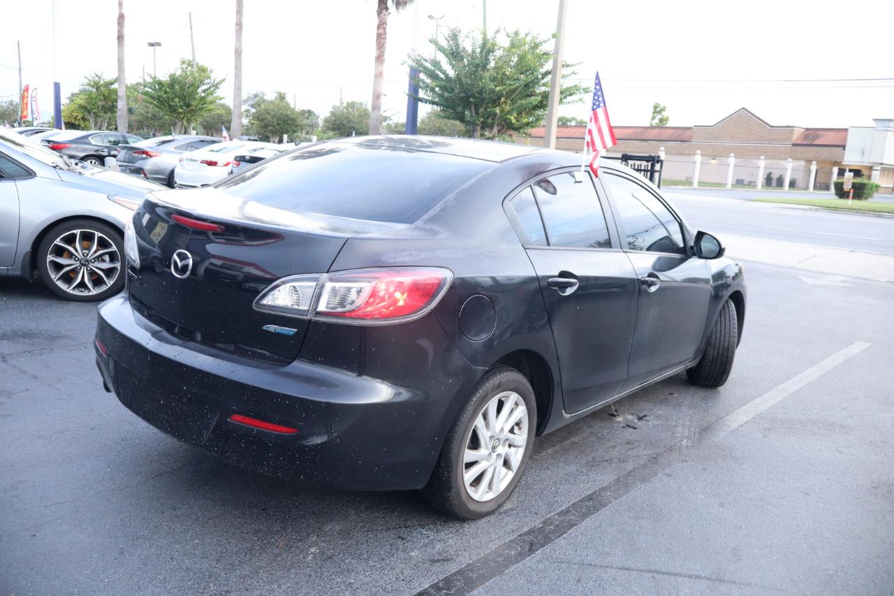 Mazda MAZDA3 i Touring AT 4-Door 2013