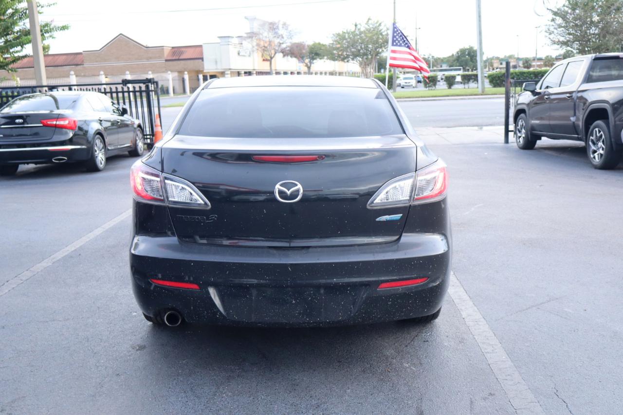 Mazda MAZDA3 i Touring AT 4-Door 2013