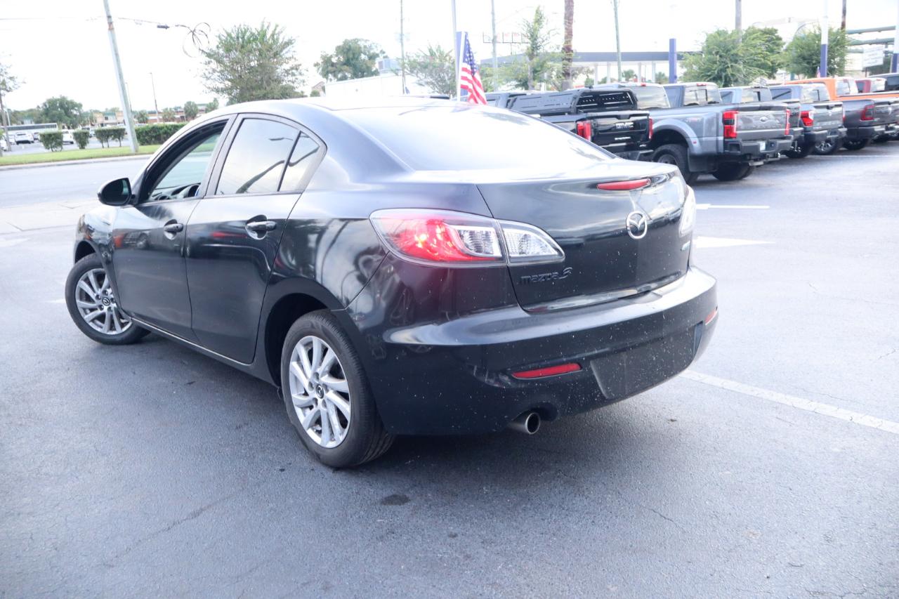 Mazda MAZDA3 i Touring AT 4-Door 2013