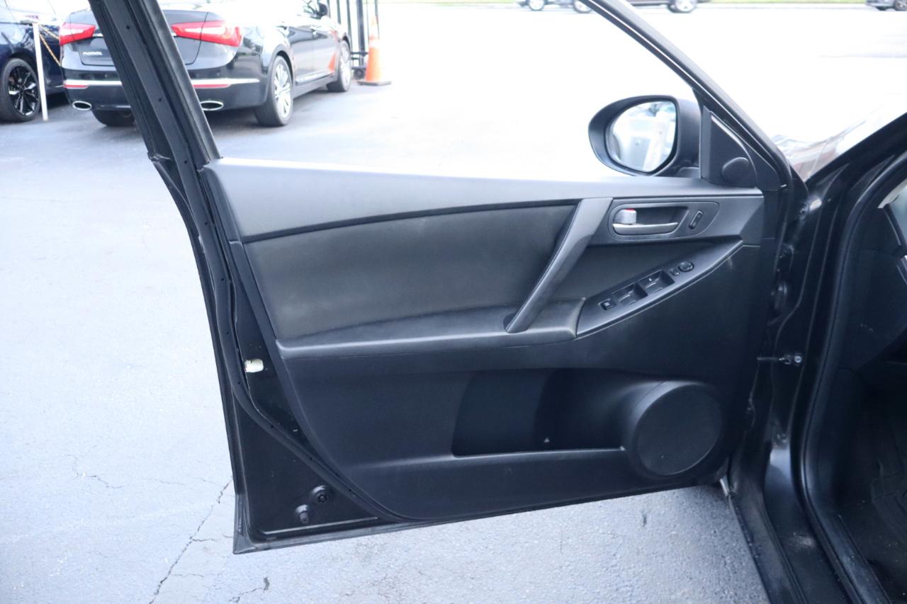 Mazda MAZDA3 i Touring AT 4-Door 2013