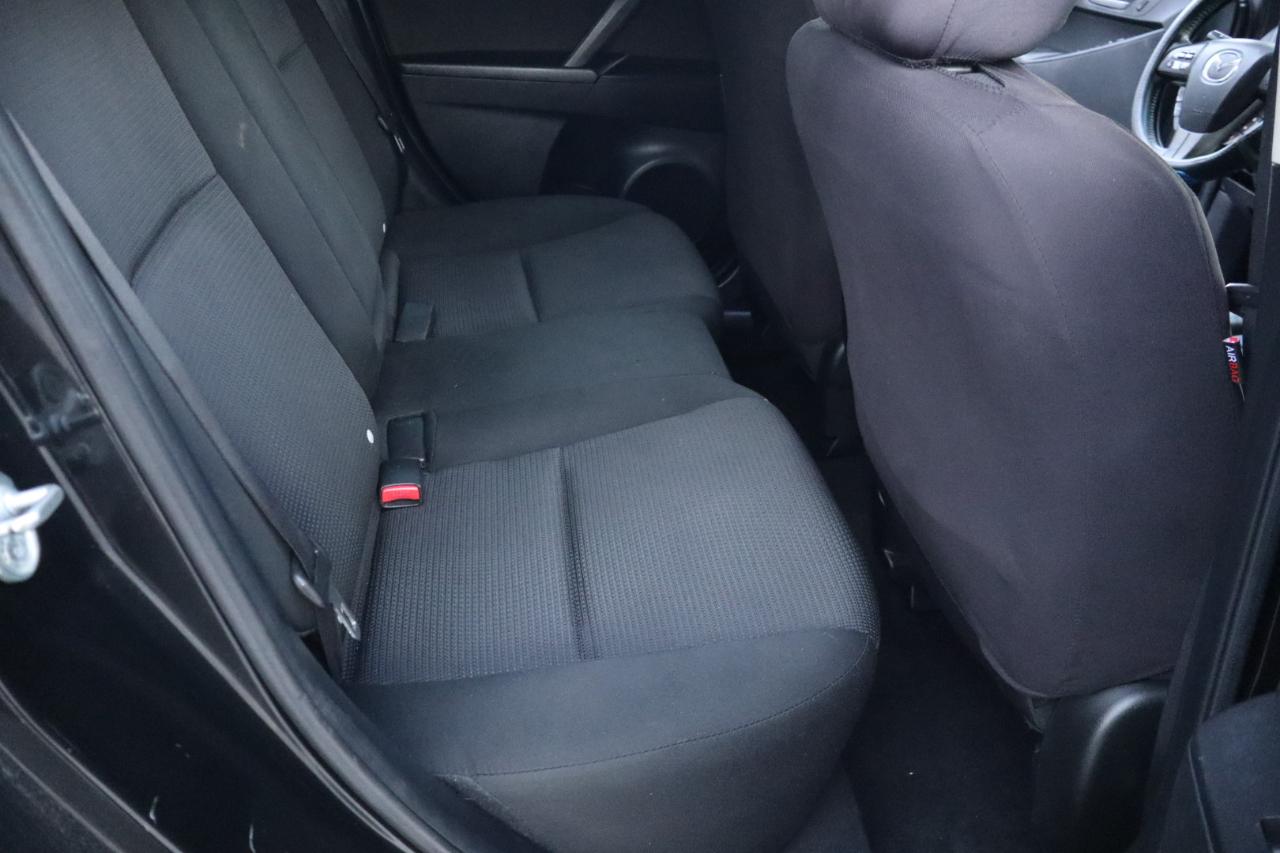 Mazda MAZDA3 i Touring AT 4-Door 2013