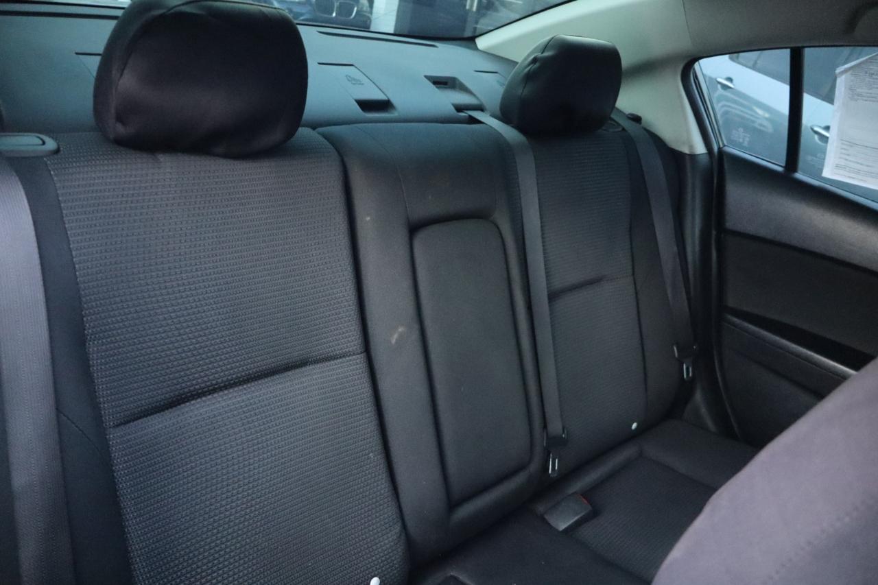 Mazda MAZDA3 i Touring AT 4-Door 2013