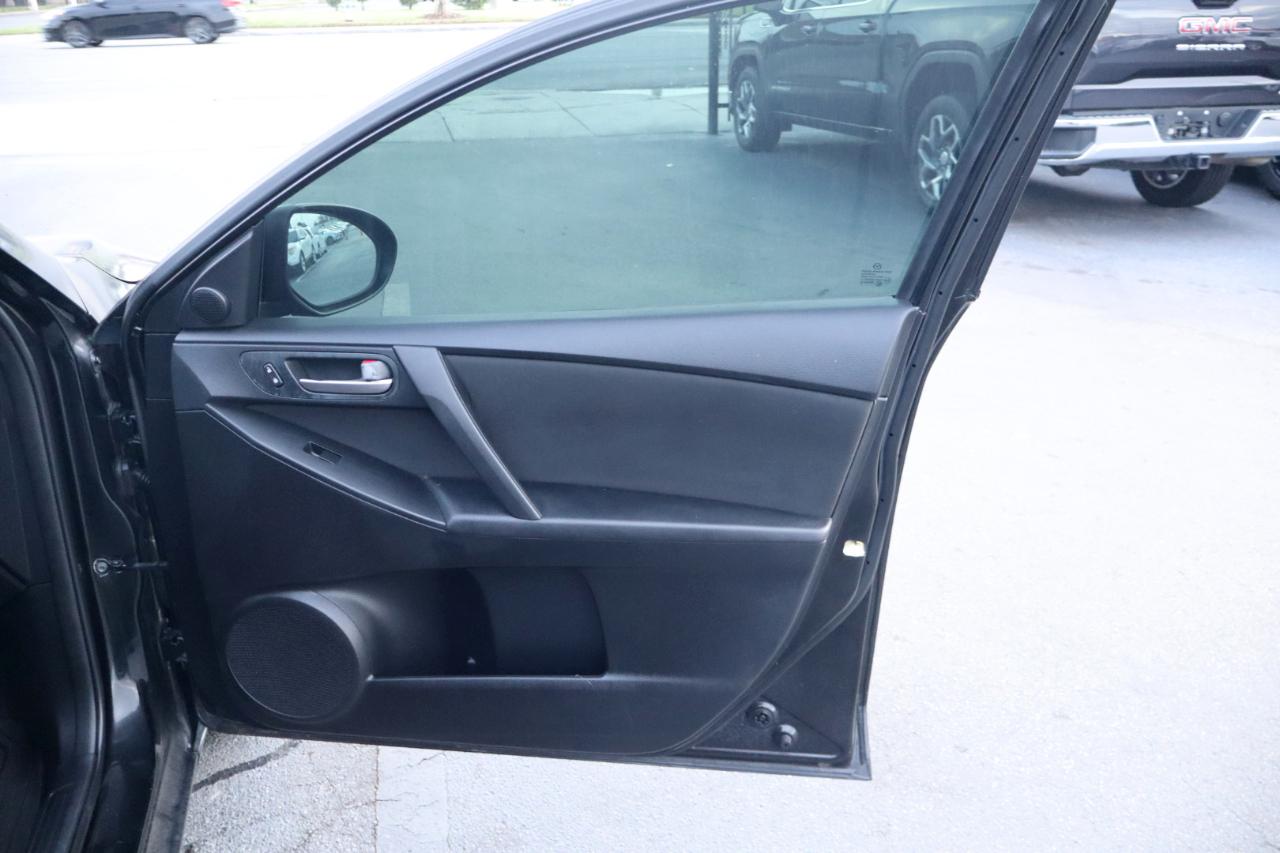 Mazda MAZDA3 i Touring AT 4-Door 2013