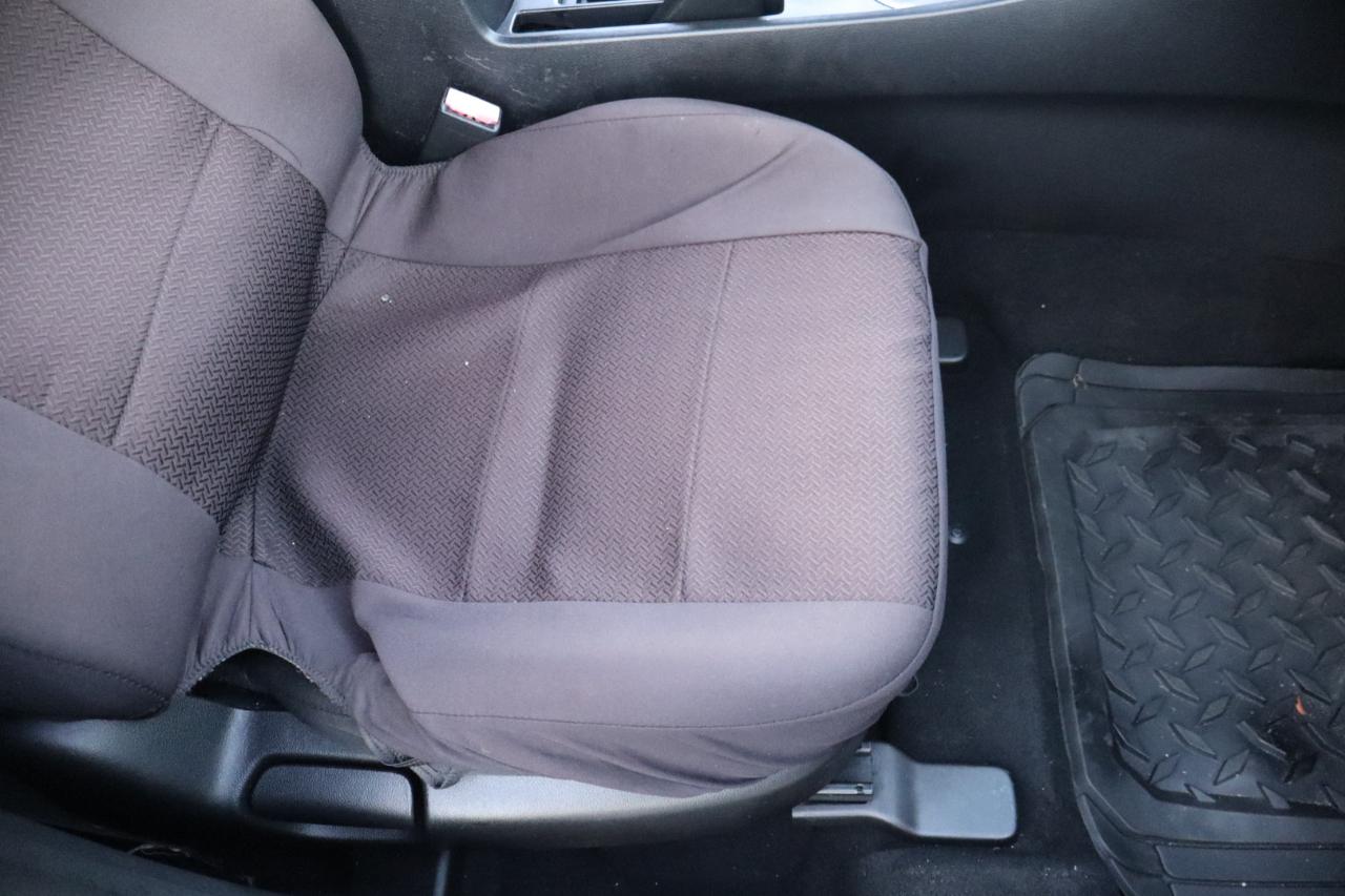 Mazda MAZDA3 i Touring AT 4-Door 2013