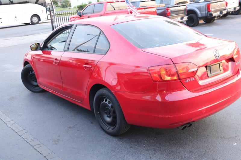 Volkswagen Jetta SE 2011