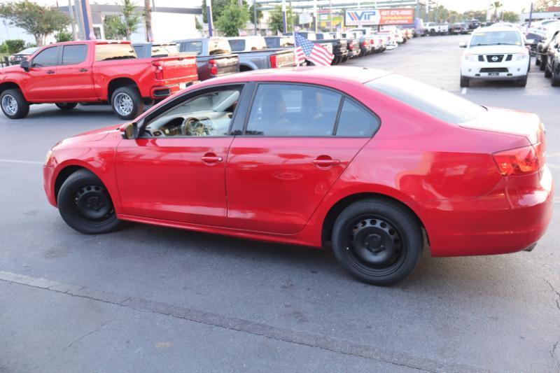 Volkswagen Jetta SE 2011