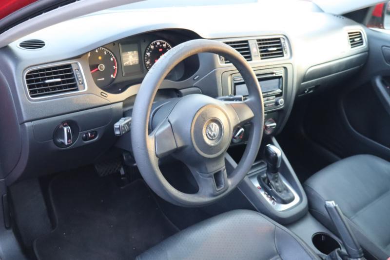 Volkswagen Jetta SE 2011