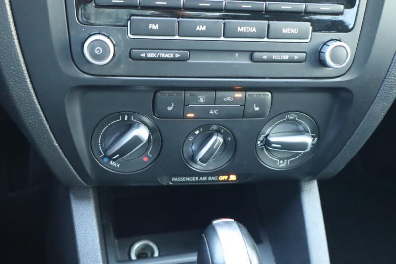 Volkswagen Jetta SE 2011