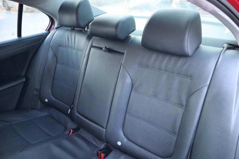 Volkswagen Jetta SE 2011