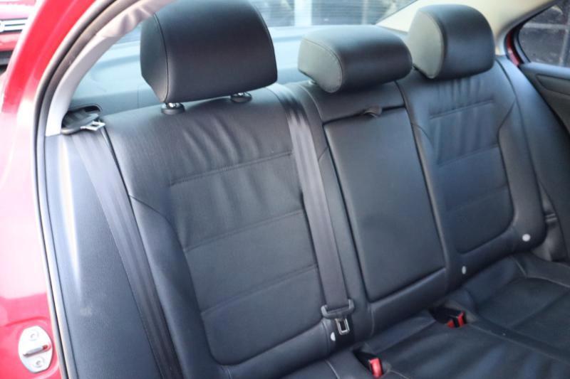 Volkswagen Jetta SE 2011