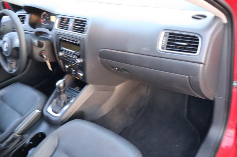 Volkswagen Jetta SE 2011