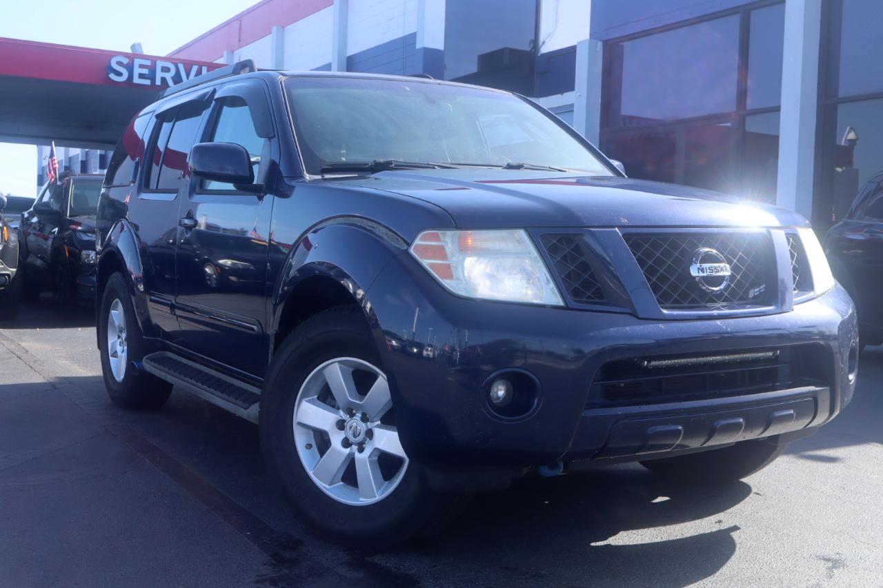 Nissan Pathfinder LE 4WD 2012