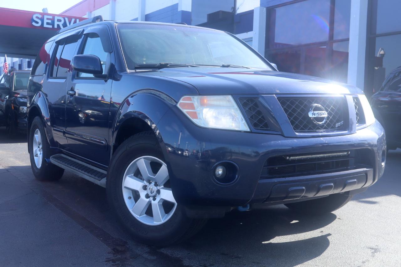 Nissan Pathfinder LE 4WD 2012