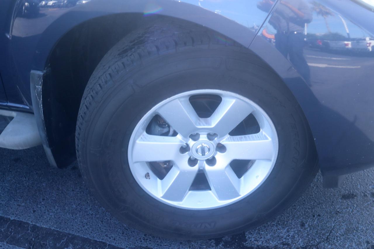 Nissan Pathfinder LE 4WD 2012