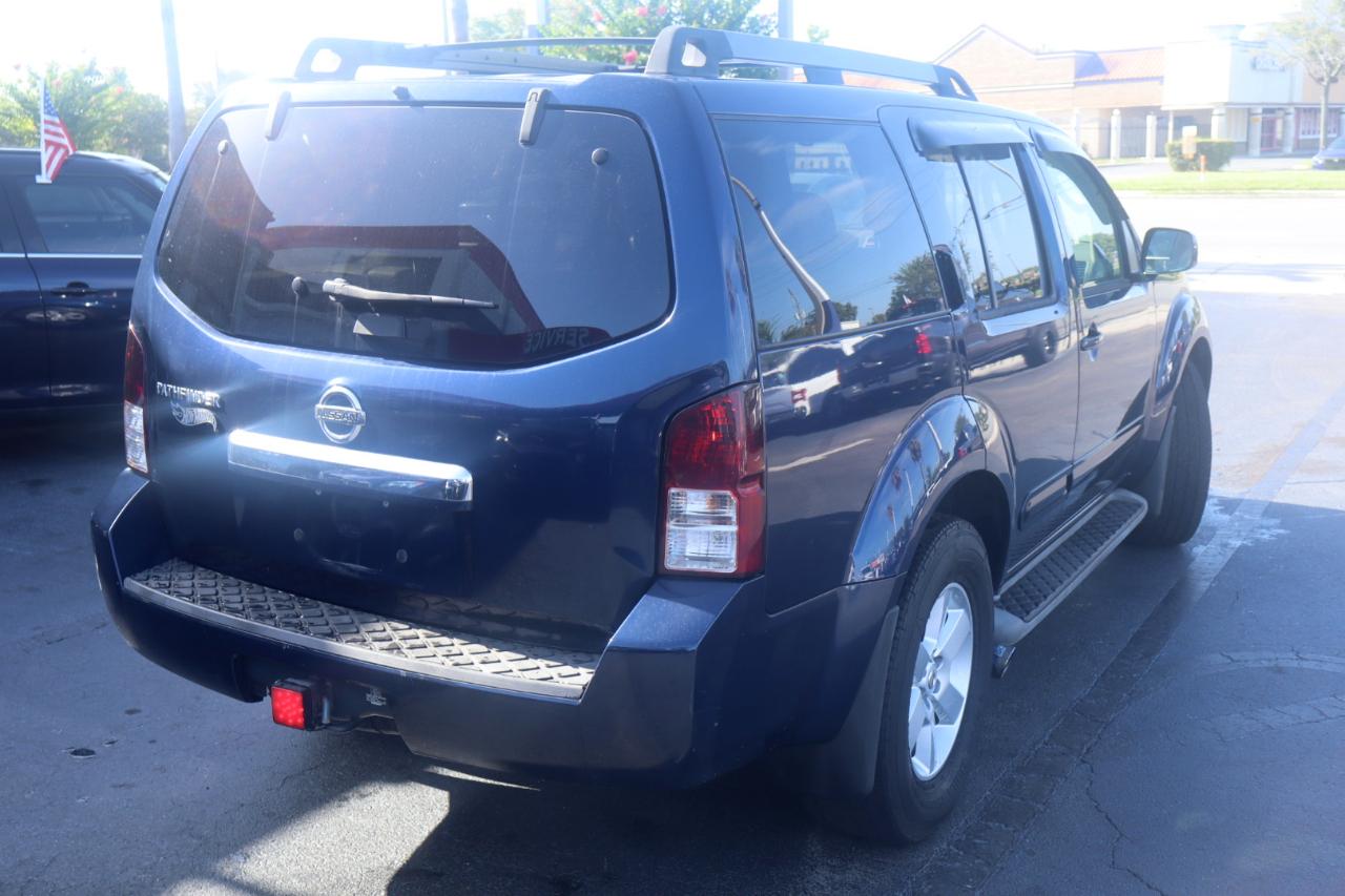 Nissan Pathfinder LE 4WD 2012