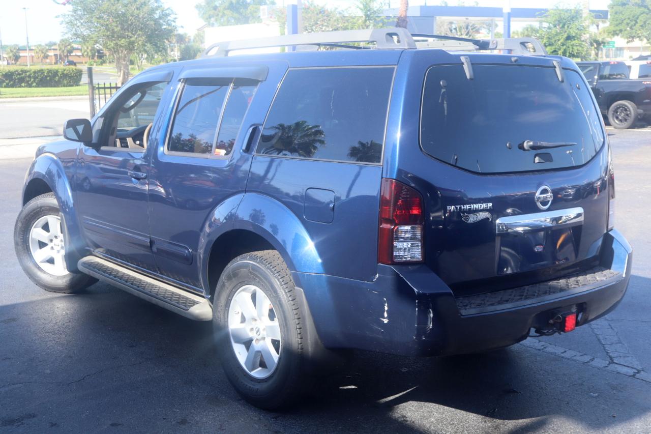 Nissan Pathfinder LE 4WD 2012