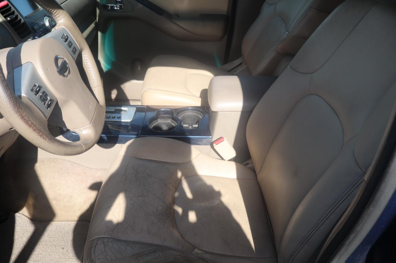 Nissan Pathfinder LE 4WD 2012