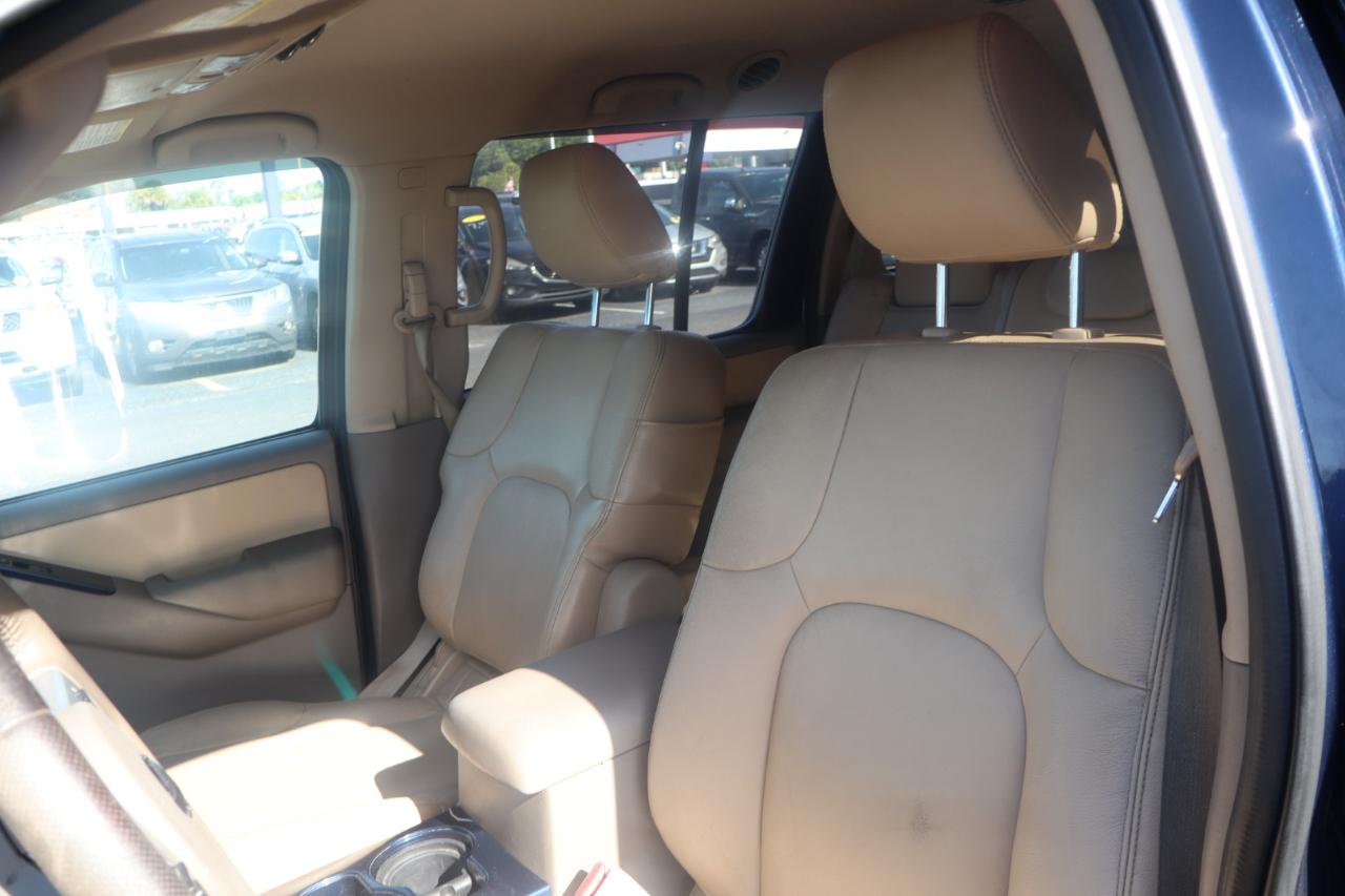 Nissan Pathfinder LE 4WD 2012