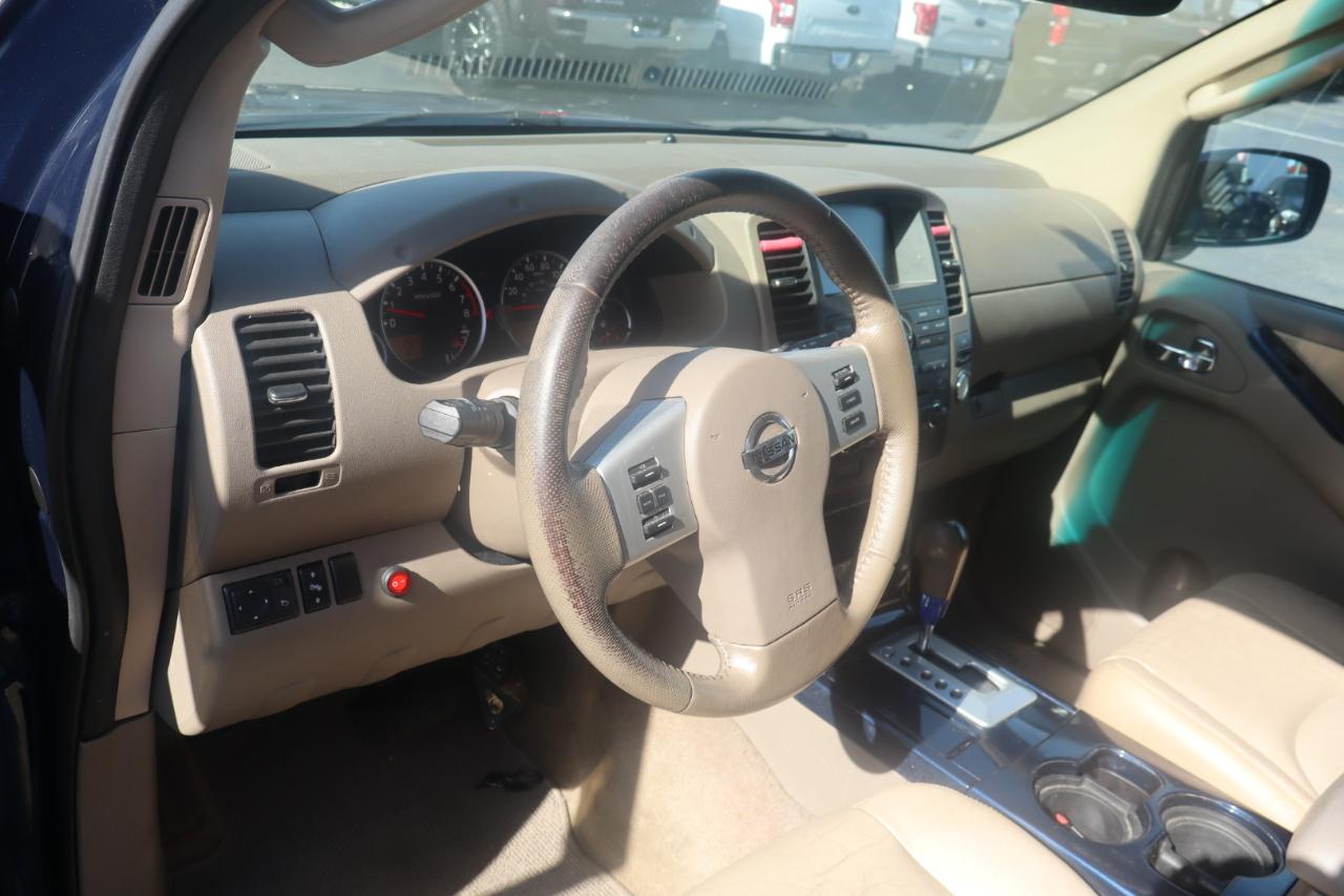 Nissan Pathfinder LE 4WD 2012