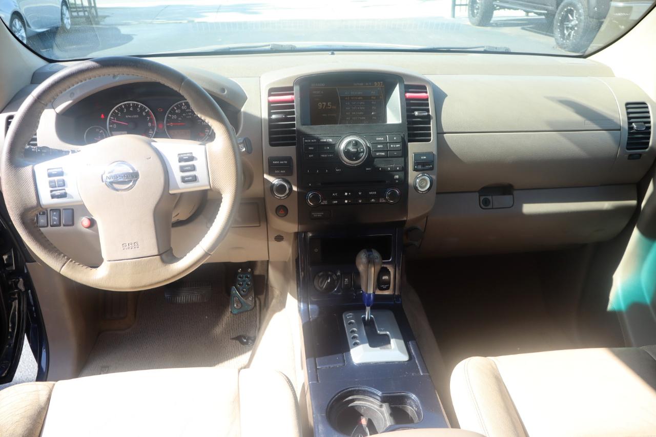 Nissan Pathfinder LE 4WD 2012