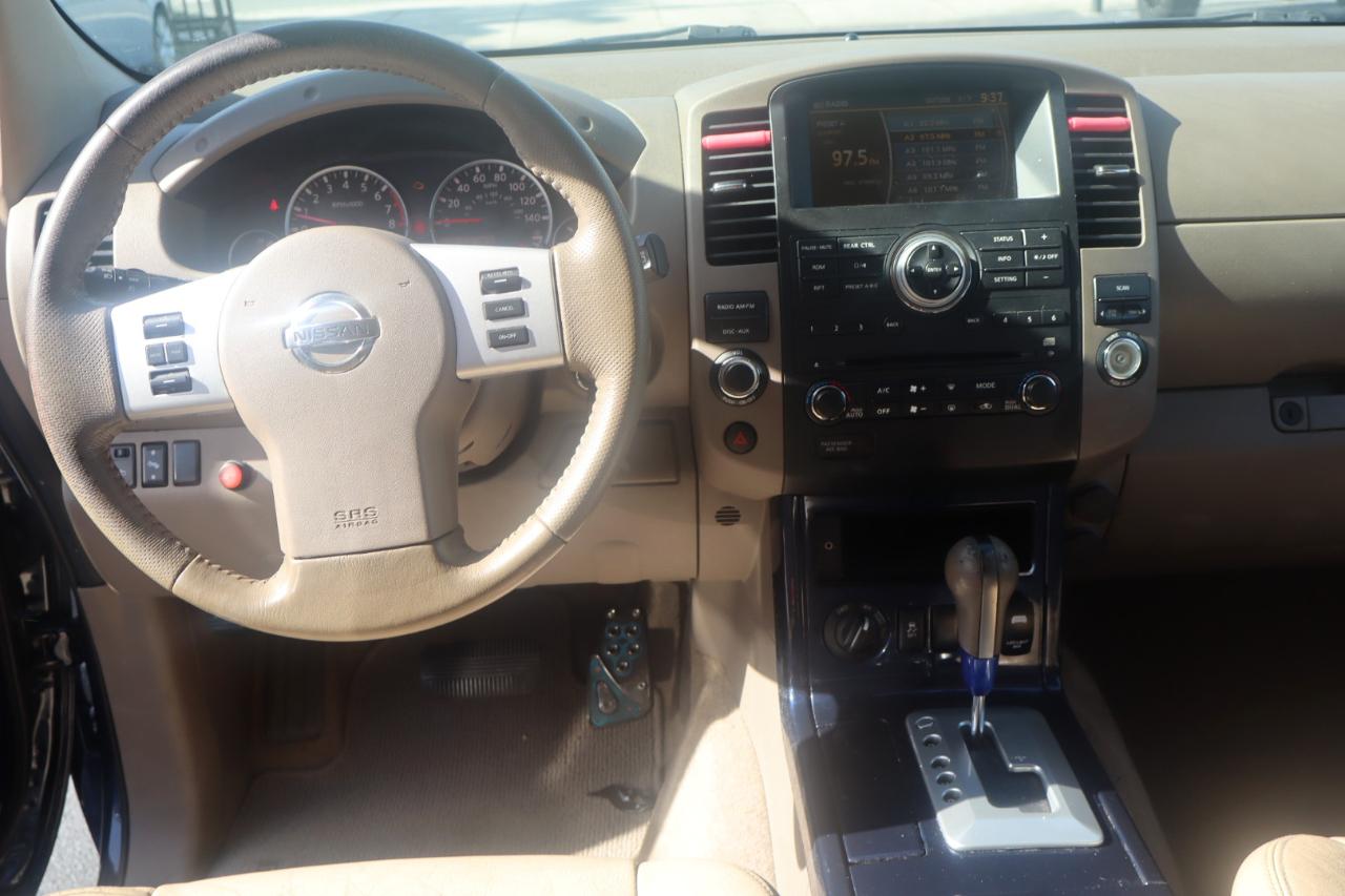 Nissan Pathfinder LE 4WD 2012