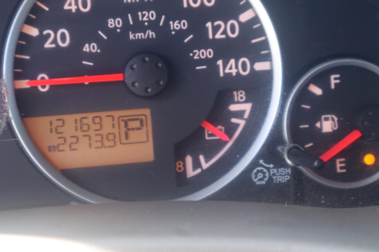 Nissan Pathfinder LE 4WD 2012
