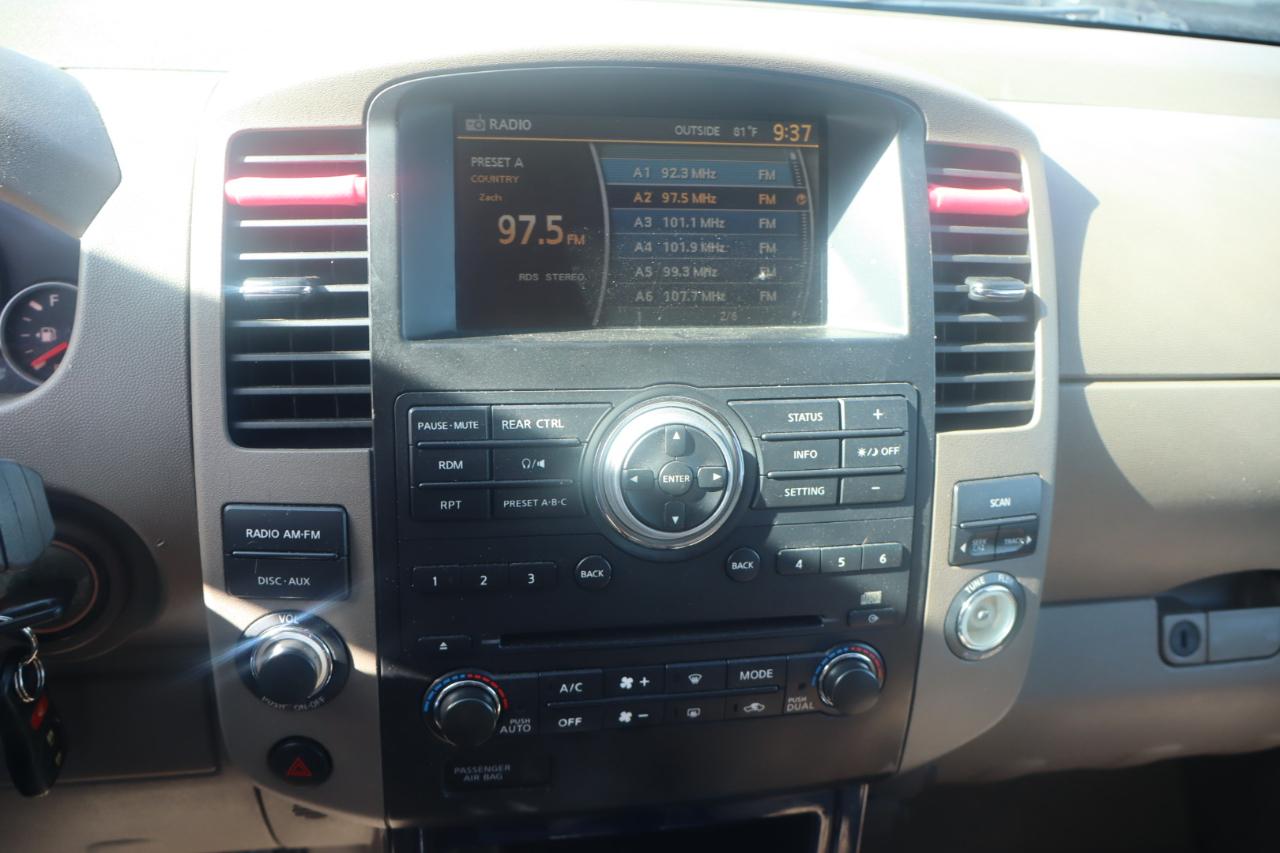 Nissan Pathfinder LE 4WD 2012