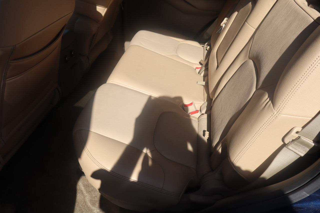 Nissan Pathfinder LE 4WD 2012