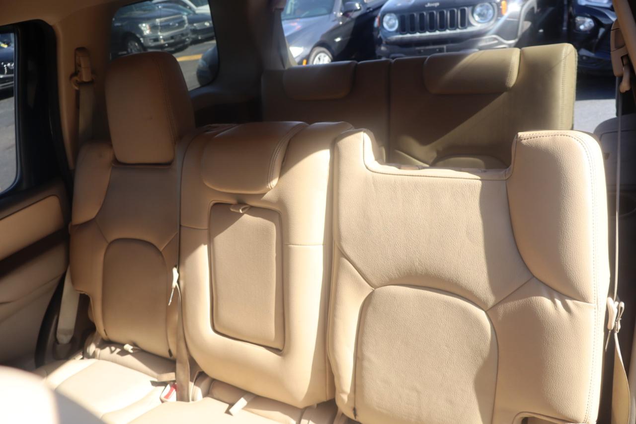 Nissan Pathfinder LE 4WD 2012