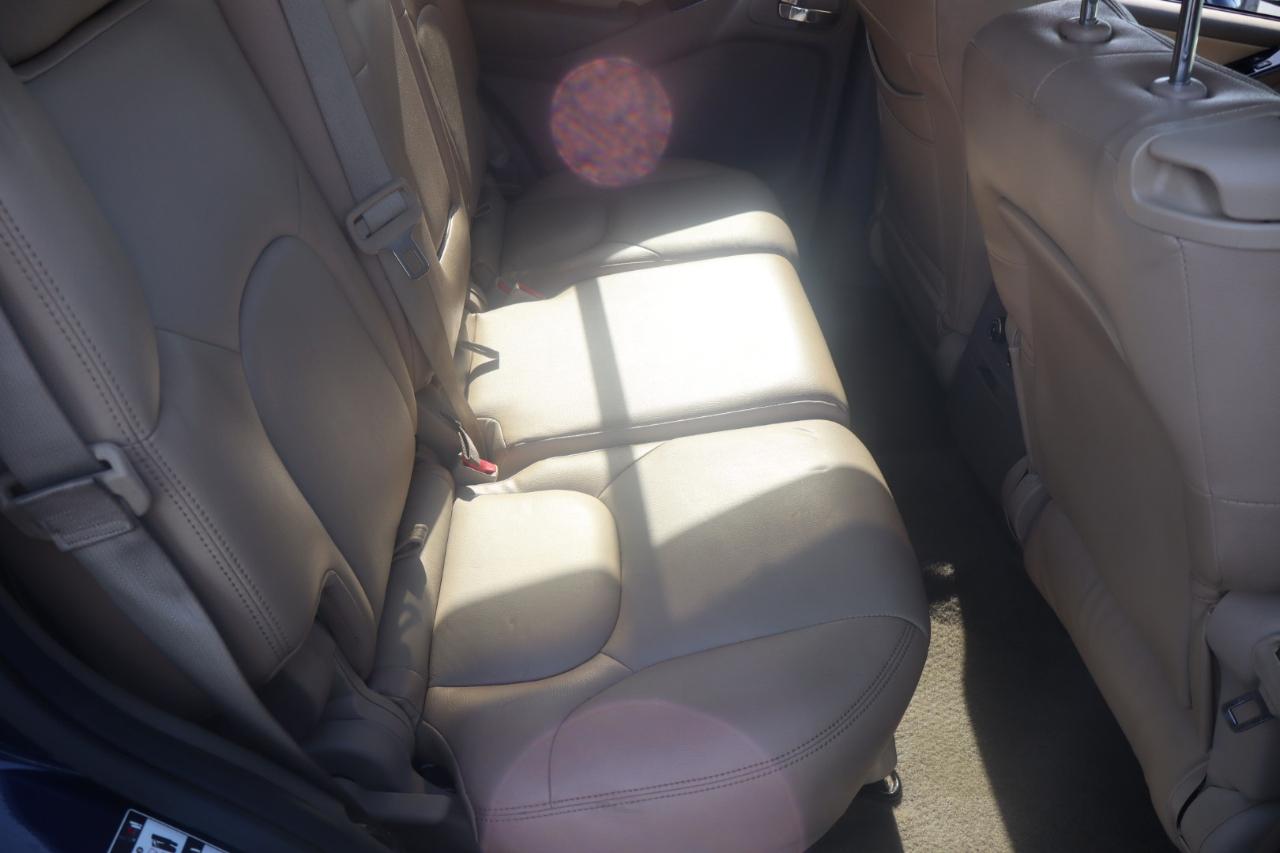 Nissan Pathfinder LE 4WD 2012