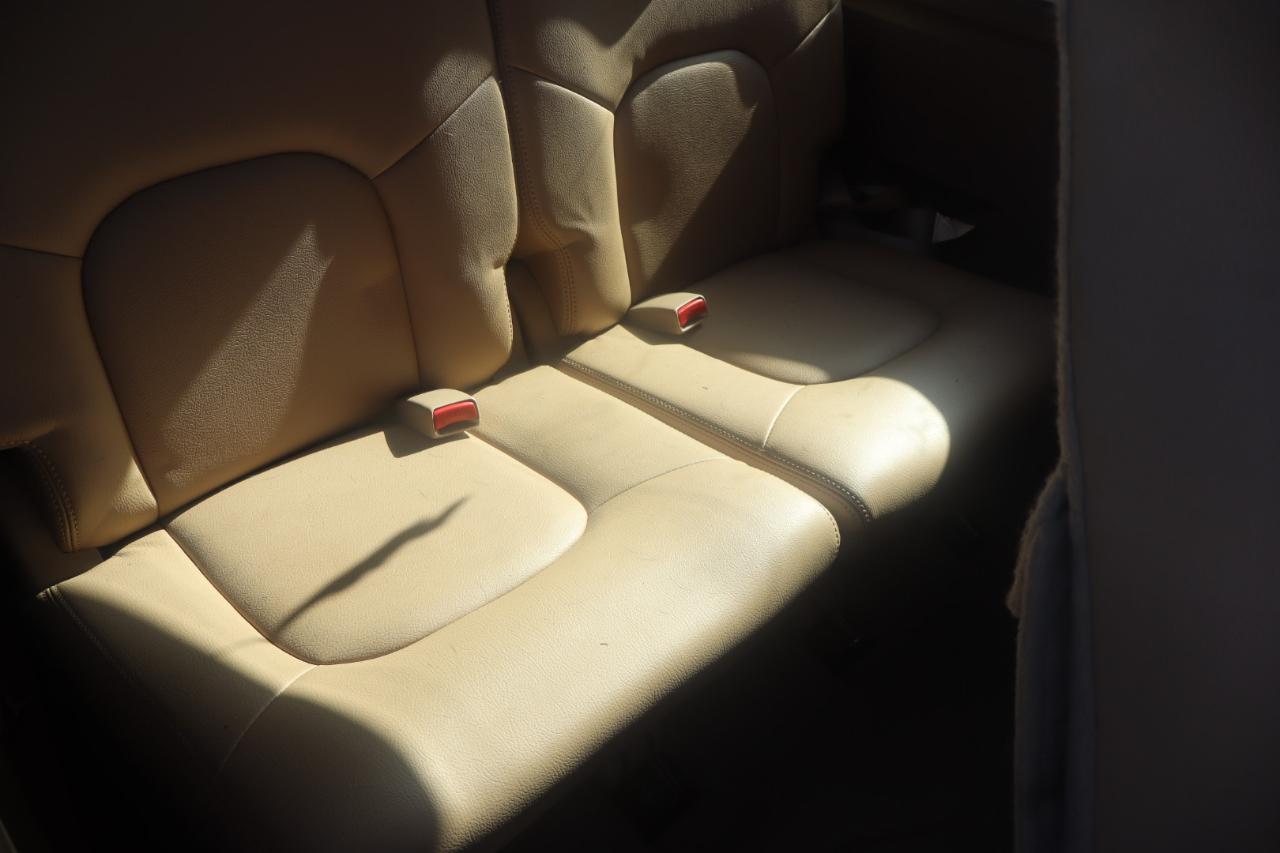 Nissan Pathfinder LE 4WD 2012