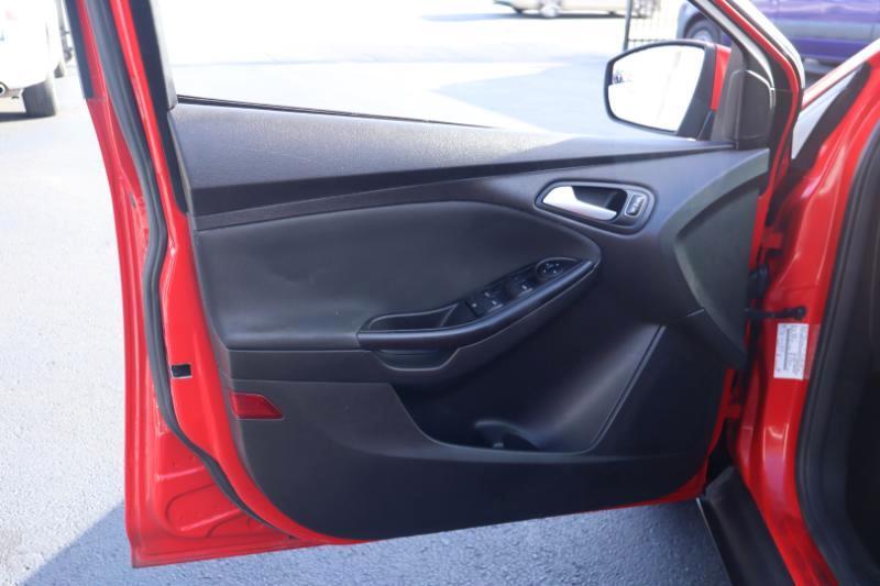 Ford Focus SE Hatch 2016