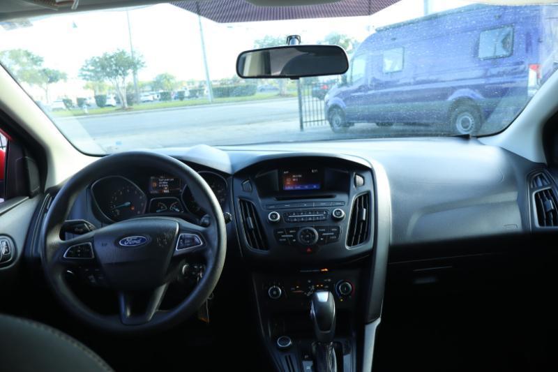 Ford Focus SE Hatch 2016