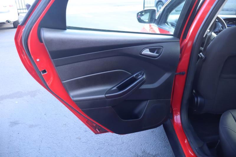 Ford Focus SE Hatch 2016