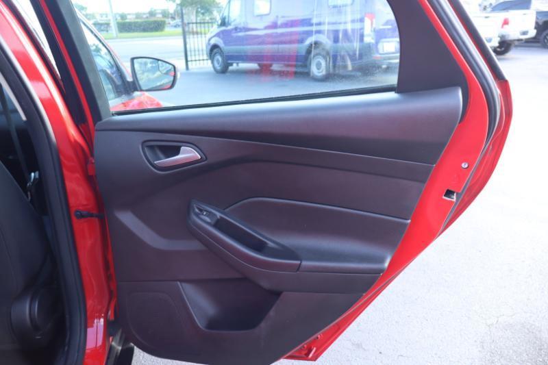 Ford Focus SE Hatch 2016