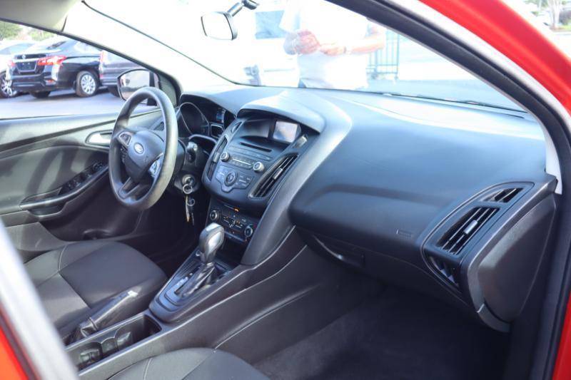 Ford Focus SE Hatch 2016