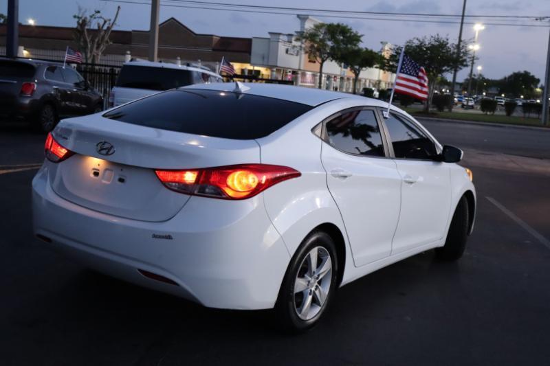 Hyundai Elantra Limited 2012