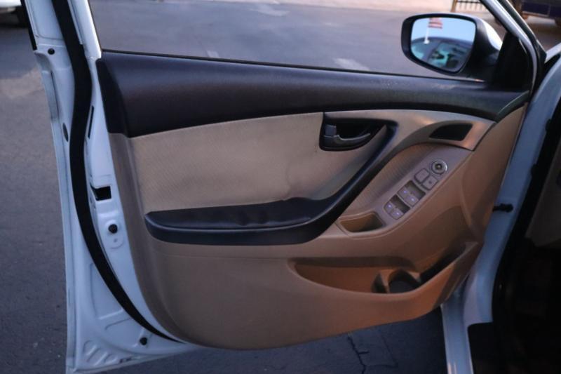 Hyundai Elantra Limited 2012