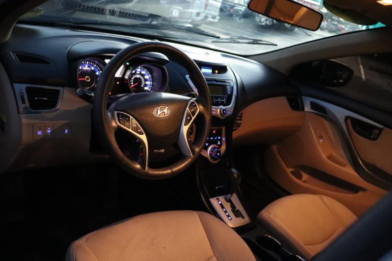 Hyundai Elantra Limited 2012