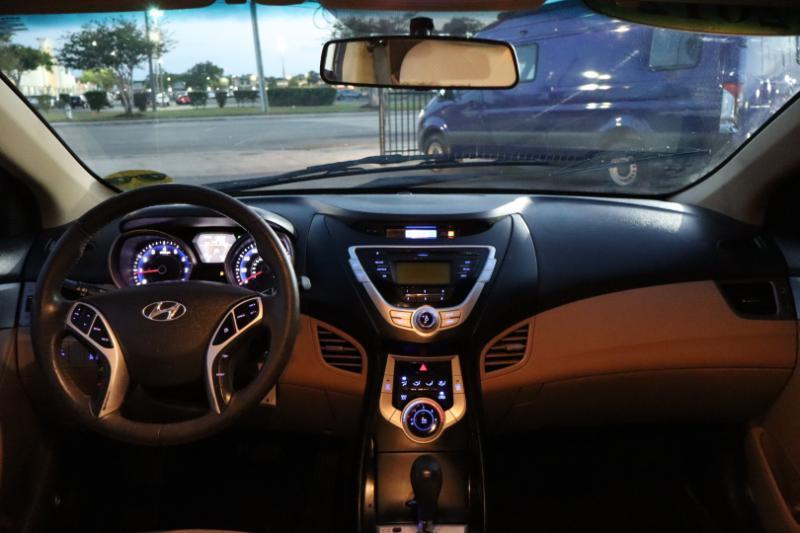 Hyundai Elantra Limited 2012