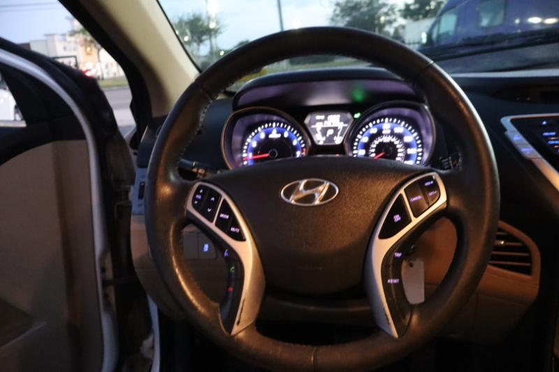 Hyundai Elantra Limited 2012