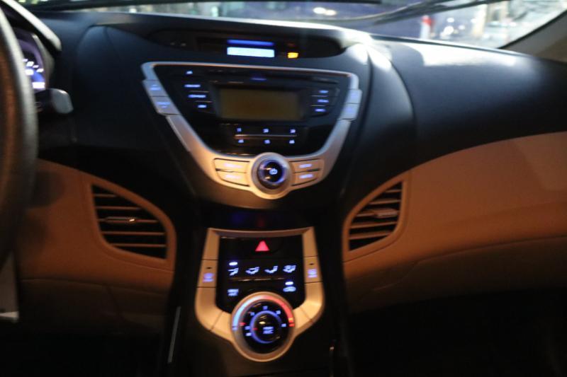 Hyundai Elantra Limited 2012