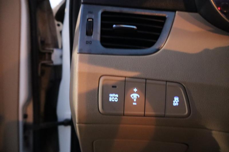 Hyundai Elantra Limited 2012